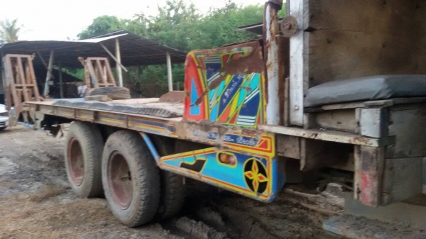 ISUZU.10ล้อหัวยาว-เพลาเดียว-เครื่อง120-..ขายตามสภาพครับราคา.175.000.บ ISUZU.10ล้อหัวยาว-เพลาเดียว-เครื่อง120-..ขายตามสภาพครับราคา.175.000.บ