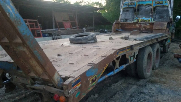 ISUZU.10ล้อหัวยาว-เพลาเดียว-เครื่อง120-..ขายตามสภาพครับราคา.175.000.บ ISUZU.10ล้อหัวยาว-เพลาเดียว-เครื่อง120-..ขายตามสภาพครับราคา.175.000.บ