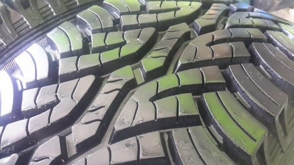 ขายล้อเล็บเหยี่ว ขอบ15 พร้อมยาง225-70-15