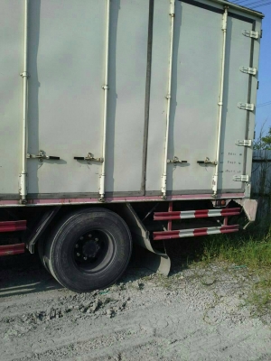 รถบรรทุก อีซูซุ  ปี 53    เครื่อง  240    สภาพสวย