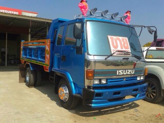 ขายรถบรรทุก6ล้อดั้ม