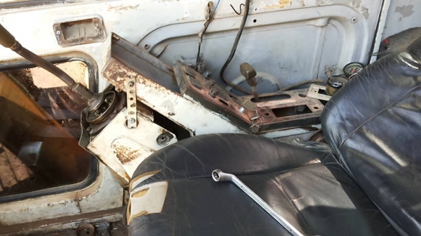 **650,000 บ.ต่อรอง**ขายแบคโฮ200ยอดนิยมKOBELCO MARK3 SK200 เก๋งน้ำเงิน S.No.YN11755 ไฟฟ้าตัด เครื่องเดิม ปั้มเดิม เครื่อง MITSUBISHI 6D31-135HP 6สูบ เครื่องดีแน่นดี แห้ง ไม่มีเยิ้ม แรงดี ปั้มK3V แรงดี ทำงานดี เร็ว บูมอาร์มดี มีปะ1แผล บุ้งกี๋ดี ยังหนา บูทสล