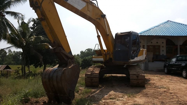 **650,000 บ.ต่อรอง**ขายแบคโฮ200ยอดนิยมKOBELCO MARK3 SK200 เก๋งน้ำเงิน S.No.YN11755 ไฟฟ้าตัด เครื่องเดิม ปั้มเดิม เครื่อง MITSUBISHI 6D31-135HP 6สูบ เครื่องดีแน่นดี แห้ง ไม่มีเยิ้ม แรงดี ปั้มK3V แรงดี ทำงานดี เร็ว บูมอาร์มดี มีปะ1แผล บุ้งกี๋ดี ยังหนา บูทสล