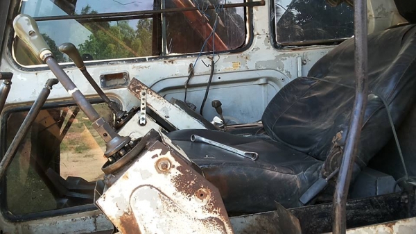 **650,000 บ.ต่อรอง**ขายแบคโฮ200ยอดนิยมKOBELCO MARK3 SK200 เก๋งน้ำเงิน S.No.YN11755 ไฟฟ้าตัด เครื่องเดิม ปั้มเดิม เครื่อง MITSUBISHI 6D31-135HP 6สูบ เครื่องดีแน่นดี แห้ง ไม่มีเยิ้ม แรงดี ปั้มK3V แรงดี ทำงานดี เร็ว บูมอาร์มดี มีปะ1แผล บุ้งกี๋ดี ยังหนา บูทสล