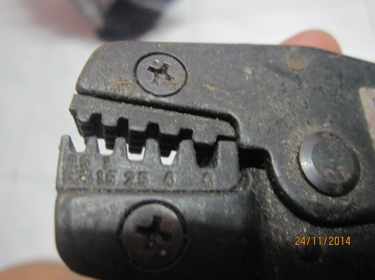 ขายคีมยั๊มหางปลา ขนาดเล็ก