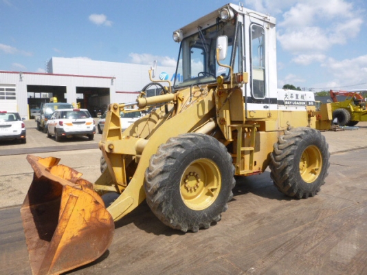 แหล่งรวม รถตัก komatsu 510 นำเข้าจากญี่ปุ่น ล๊อตนี้ 6 คัน เหลือ 5 แล้วครับ รีบมาเลือกมาจองกันก่อน 090-986-2521อ๊อบ