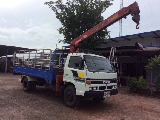 ISUZU 6ล้อติดเครน ห้างแท้ กะบะ4.3ม. ยาว5ม. เครน3ตัน พวงมาลัยพาว์เวอร์ ยางดี ครัทซีสวย ขาย 580,000 บาท