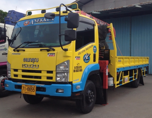 บริการขนส่งสินค้าทั่วประเทศ โดยรถบรรทุก 6 ล้อติดเครน