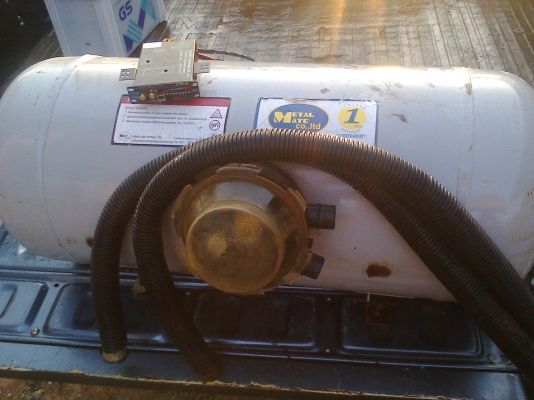 ขายอุปกรณ์ติดตั้งแก๊ส LPG ครับ มีครบทุกชิ้น ถังจุ 60 ลิตร ราคาต่อรองได้ครับ