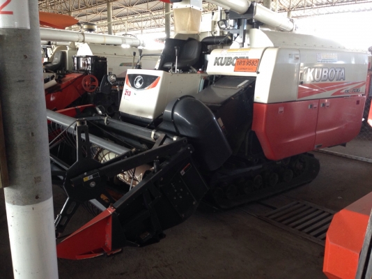 ดาวน์ 310,000 บาท รถเกี่ยวนวดข้าว  KUBOTA  DC70G ชั่วโมงน้อยสุดๆ ผ่อนได้มีประกัน