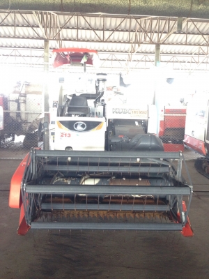 ดาวน์ 310,000 บาท รถเกี่ยวนวดข้าว  KUBOTA  DC70G ชั่วโมงน้อยสุดๆ ผ่อนได้มีประกัน