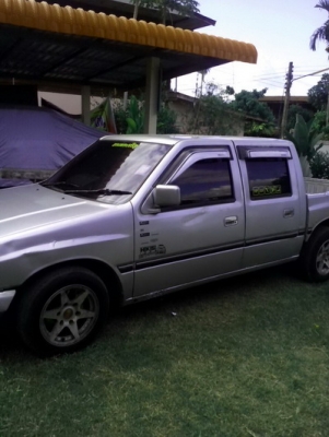 ขาย  ISUZU  มังกรทอง  4  ประตู