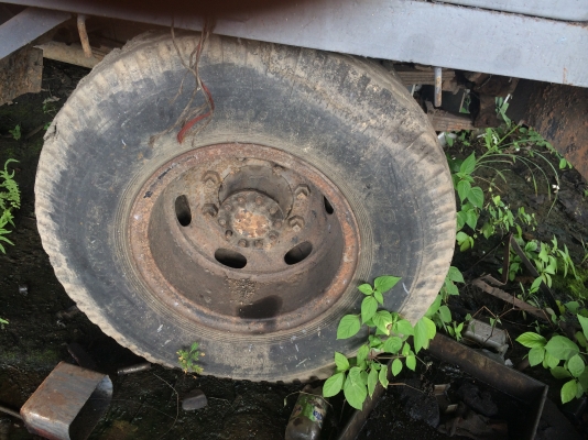 6ล้อติดเครนHINO KR360 ติดเครน3ตัน3ปลอก วางหัวเก๋งของมิตรซูฯ