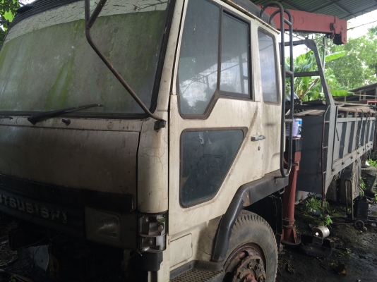 6ล้อติดเครนHINO KR360 ติดเครน3ตัน3ปลอก วางหัวเก๋งของมิตรซูฯ