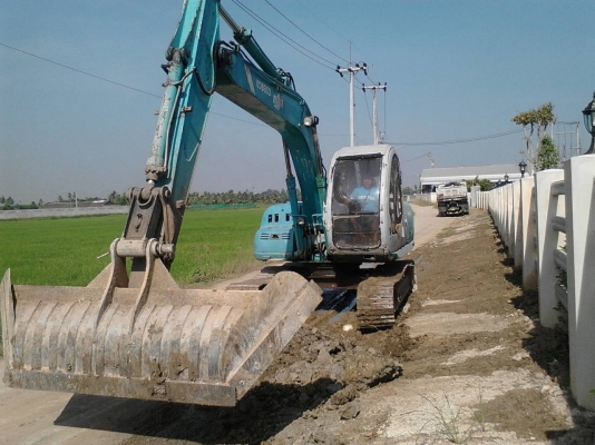 KOBELCO SK120MACK 5 ธรรมมดา มีปุ็งกี๋ตักดินเปลี่ยนให้