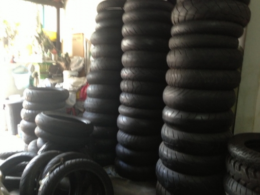 ยางสกูตเตอร์ มือสอง  120/70/10 - 110/70/11 -100/90/12 -140/70/13 -120/70/14-120/70/15 - 80/90/16