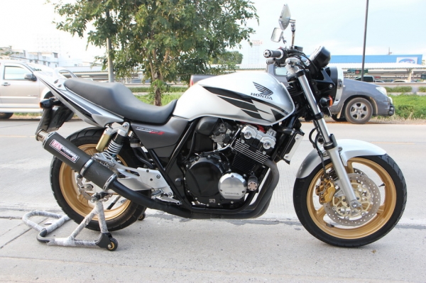 ดไฟแนนท์ได้ ขาย HONDA CB400 SF VTEC3 กุญแจชิบ ปี2005 ทะเบียนแท้ สมอ พร้อมโอน สภาพนางฟ้า