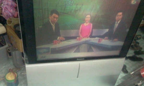 ขายทีวีจอ40นิ้วsamsung LEDกับทีวีโปรเจคชั่นของpanasonicขนาด43นิ้ว