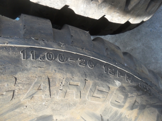 มาใหม่วันนี้ ยาง 11.00 - 20 ลายทหาร สวยๆ 1 คู่ ราคาเส้นละ 1500 บาท