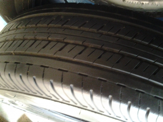 บริสโตน  205/70/15 กลางปี 12 ดอกหนาๆนุ่มๆ