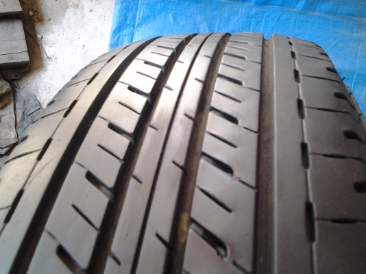 บริสโตน  205/70/15 กลางปี 12 ดอกหนาๆนุ่มๆ