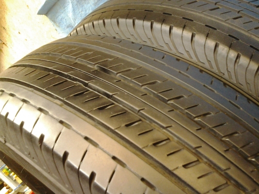 บริสโตน  205/70/15 กลางปี 12 ดอกหนาๆนุ่มๆ