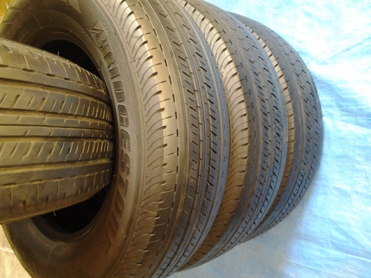 บริสโตน  205/70/15 กลางปี 12 ดอกหนาๆนุ่มๆ