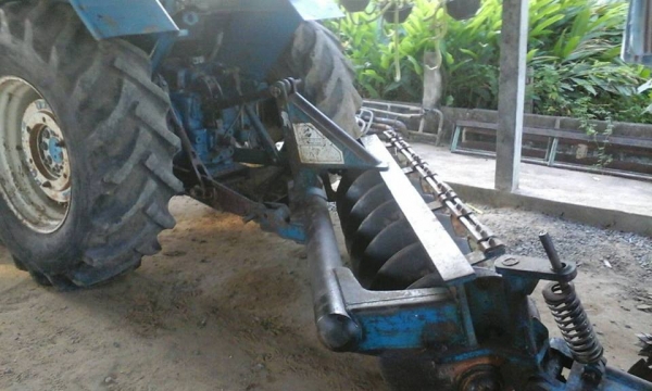 ***ขายแล้วครับขอบคุณ Truck2hand ขายรถไถเพลาเดียว ราคาเบาๆ FORD 6640 แท้ตัวเต็ม เครื่องเดิม เกียร์เดิม ปั้มเดิม เครื่อง ดีสตาร์ทติดง่าย แน่นดี แรงดี เกียร์ดีไม่หลุด ช่วงล่างได้ ปั้มดีแรง ทำงานดี คล่องตัว ท้ายดี ยกหางดีเร็ว ยางดี2เส้นพอใช2เส้น รถใช้งาน ทำงา