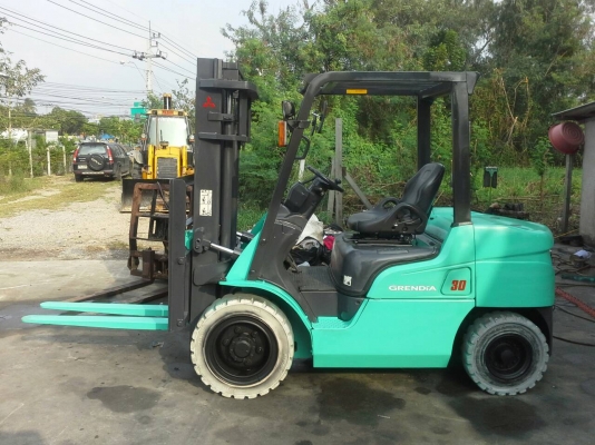 MITSUBISHI GRENDIA รุ่นใหม่ล่าสุด F14E ขนาด3ตัน เสา3เมตร เกียร์ออร์โต้ เครื่องดีเซลS4S ยางตัน4เส้น ใช้งาน2XXX