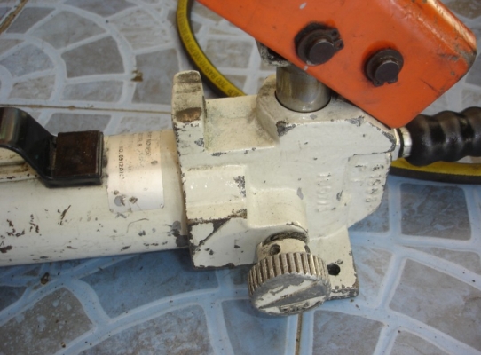 ขายปั๊มไฮดรอลิคมือโยกENERPAC W.P.700BAR/10000psi