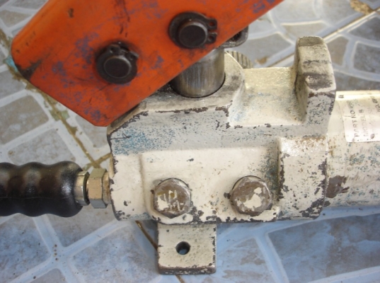 ขายปั๊มไฮดรอลิคมือโยกENERPAC W.P.700BAR/10000psi