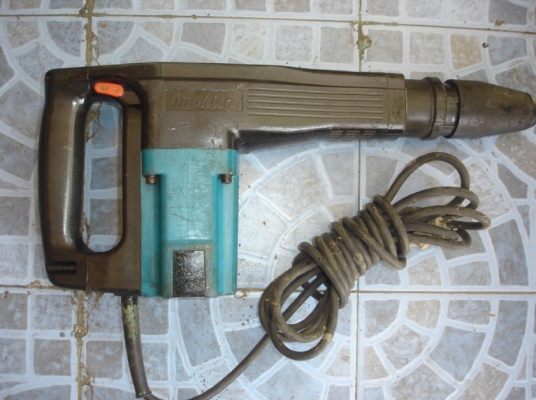 ขายเครื่องสกัดคอนกรีตไฟฟ้า MAKITA รุ่น HM1100