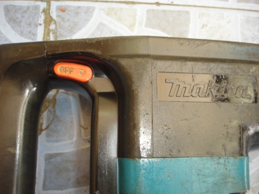 ขายเครื่องสกัดคอนกรีตไฟฟ้า MAKITA รุ่น HM1100