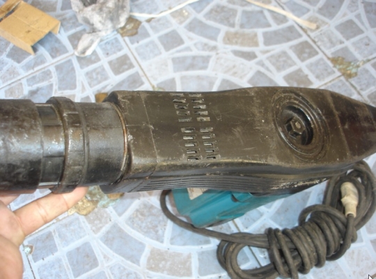 ขายเครื่องสกัดคอนกรีตไฟฟ้า MAKITA รุ่น HM1100