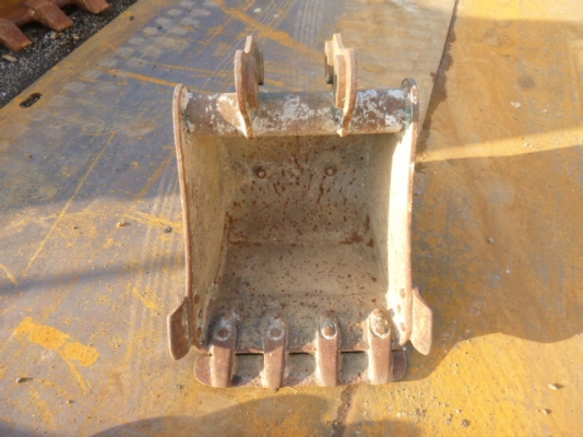 รถขุดเก่าญี่ปุ่น YANMAR B25-2 พร้อมบุ้งกี่ 2 ลูก + หัวคีบ