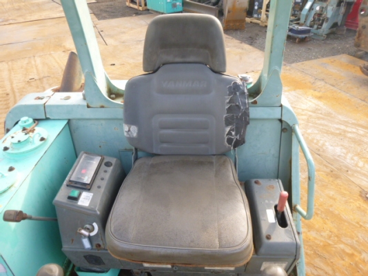 รถขุดเก่าญี่ปุ่น YANMAR B25-2 พร้อมบุ้งกี่ 2 ลูก + หัวคีบ