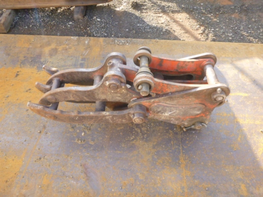 รถขุดเก่าญี่ปุ่น YANMAR B25-2 พร้อมบุ้งกี่ 2 ลูก + หัวคีบ