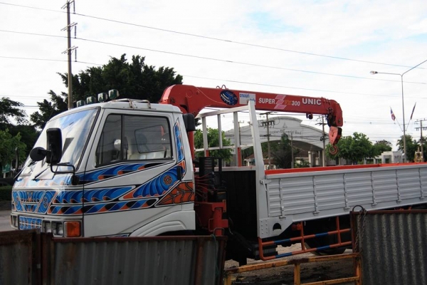 ุ6 ล้อติดเครน ยูนิค 3 ตัน เครื่อง 150 แรง กระบะยาว 5.30