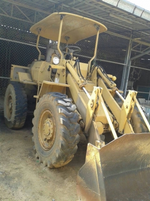 ขายด่วนครับ รถตักล้อยาง CATERILL AR 910 สภาพพร้อมใช้งานครับ