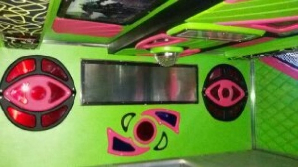 ขายรถบัส 8 ล้อ คัตซี SCANIA 113 ขายรถบัส 8 ล้อ คัตซี SCANIA 113