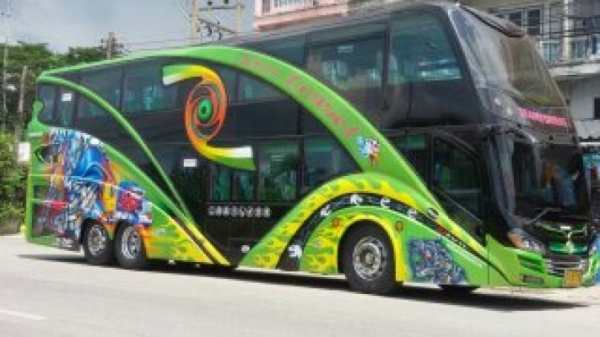 ขายรถบัส 8 ล้อ คัตซี SCANIA 113 ขายรถบัส 8 ล้อ คัตซี SCANIA 113