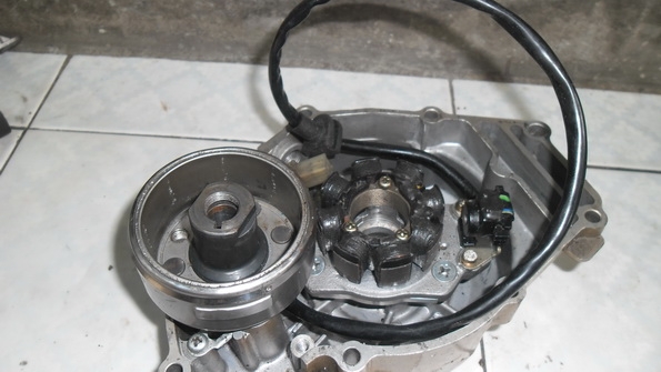 ขายข้อเหวี่ยงซูซูกิ Raider 125 พร้อมเสื้อสูบ