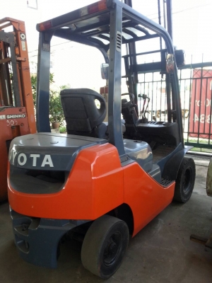 toyota 2ตัน รุ่น8 komatsu 3.5ตัน ดีเชล