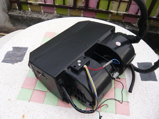 ขายตู้แอร์แขวนหน้าปรับได้แบบสองช่อง