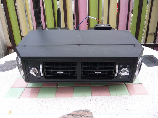 ขายตู้แอร์แขวนหน้าปรับได้แบบสองช่อง