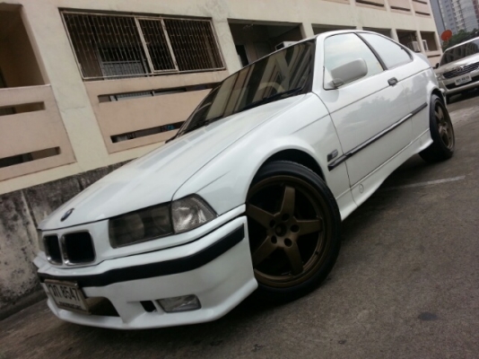 ขายE36 2ประตู กันชนหน้าM ล้อHAMAN 18แท้ ท่อJS เครื่องเกียร  สมบูรณ์ ขับสนุก ไฟหน้า หยดน้ำ ไฟมุมขาว ไฟท้ายขาวแดง กาบM3 เครื่องเล่นALPAN  รถพร้อมใช้งาน สนใจสอบถามได้คับ คุ้มคับ