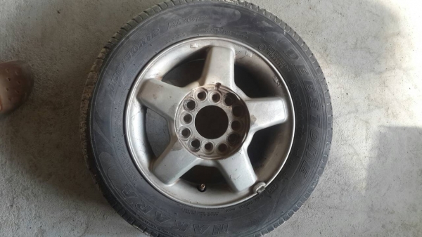 ขายล้อ mira daihatsu ขอบ 12 ครับ 3500