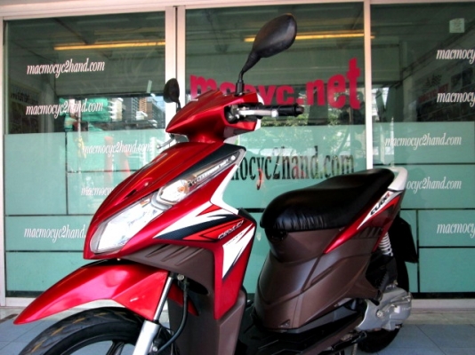 CLICK 110 i สีแดง รุ่นท๊อป ล้อแมกซ์  combibrake รถเดือน ตุลาคม ปี54 ไมล์ 8 พันโล ของแถม 2 รายการ 23900