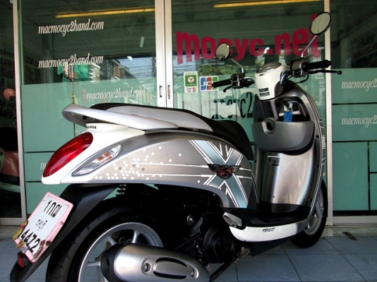 scoopy-i สีเทา รุ่นท๊อป ล้อแมกซ์ ระบบ combibrake รถเดือน พฤศจิกายน ปี 56 ไมล์ 4 พันโล แถม 2 รายการ 37900