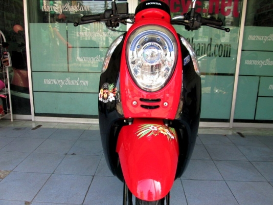 scoopy-i สีดำแดง ลายลิง รถเดือน พฤษภาคม ปี 57 ไมล์ 3 พันโล รุ่นใหม่ไฟหน้าโปรเจ็คเตอร์ แถม 2 รายการ 31900